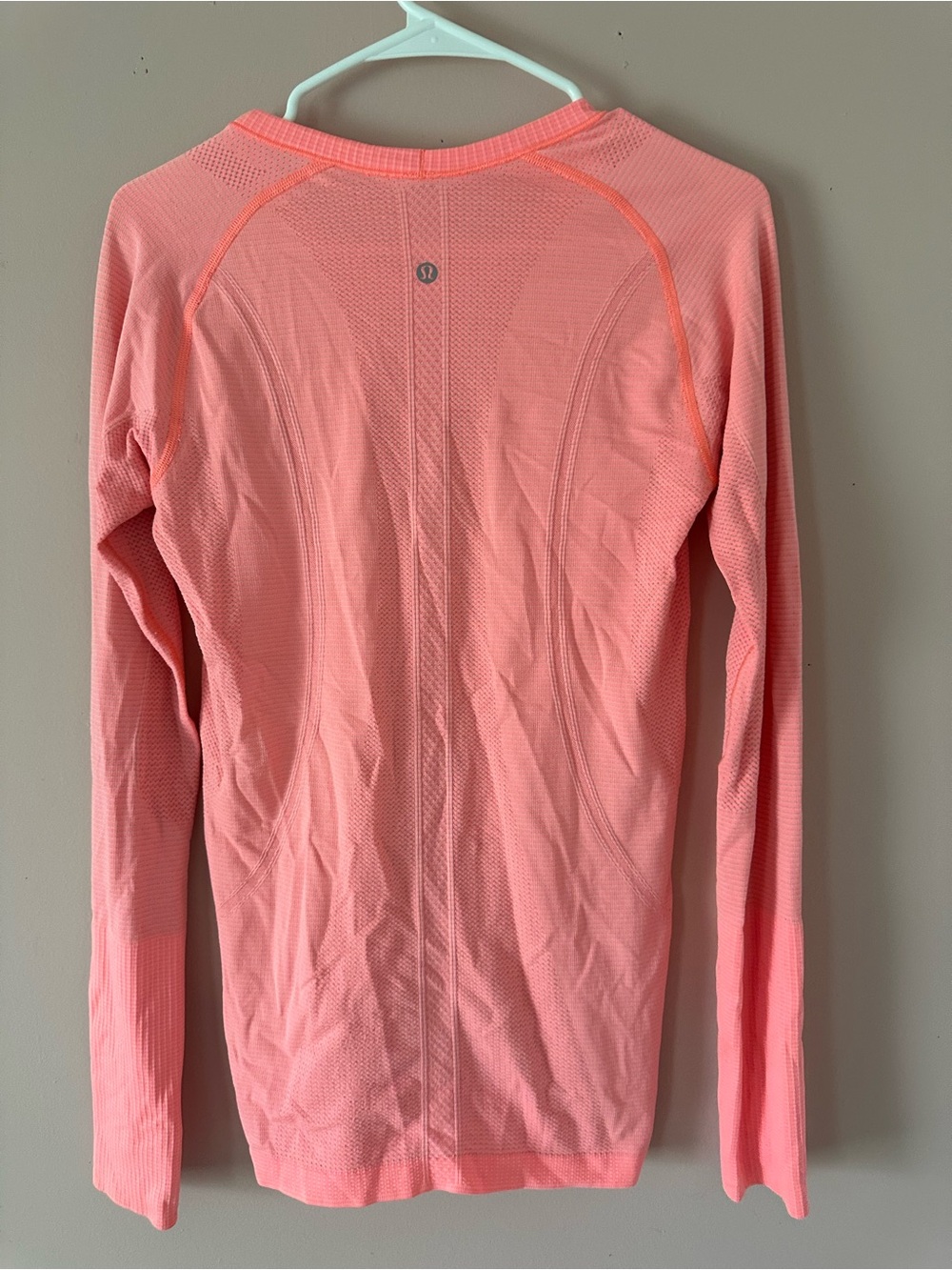 Lululemon Swiftly Tech Long-Sleeve Coral Pink Orange Women's Performance Top - Picture 7 of 9